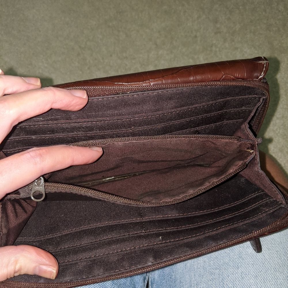 Liz claiborne wallet - Picture 12 of 15